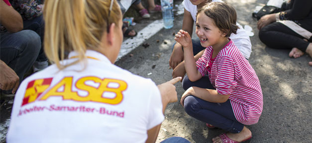 ASB, Arbeiter-Samariter-Bund, Hilfe, Kind, Lachen, Flüchtlinge