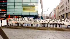 Flashmob, Demonstration, Grenzschutz, Flüchtlingspolitik