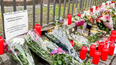 Blumen, Gedenken, Polizei, Mannheim, Messeratacke